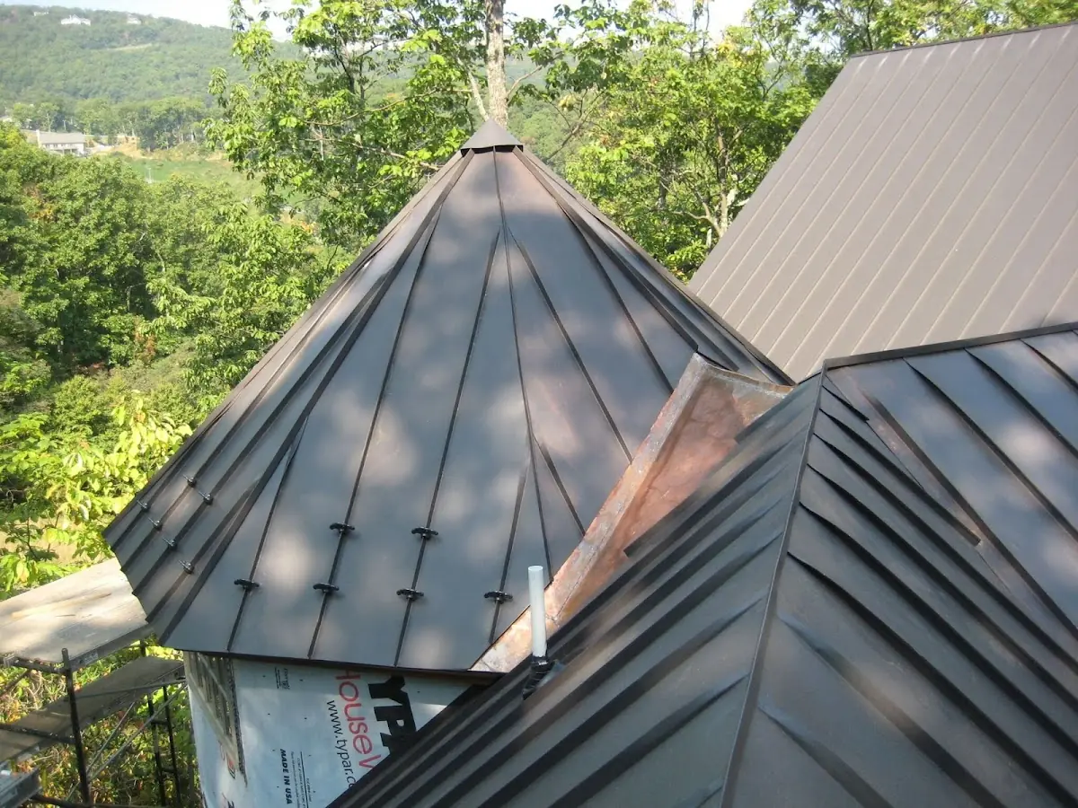 Professional Gutter Cleaning by Craftsman Roofing in Boulevard Gardens